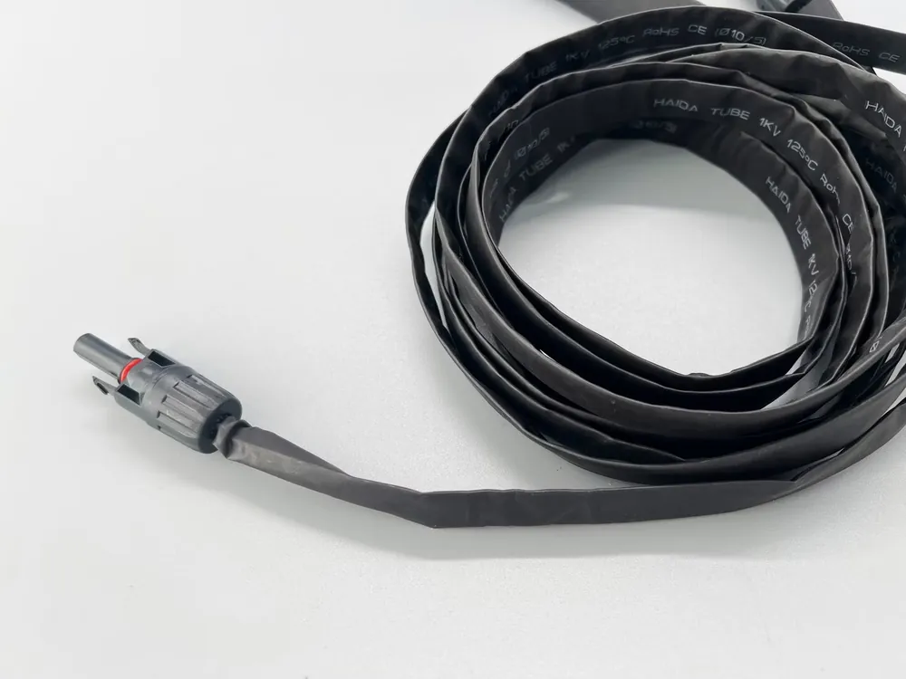 Neue Ware 2 m Flache Kabel MC4 Fensterdurchführung 6mm²|Flachkabel für Balkonkraftwerk|1 Paar